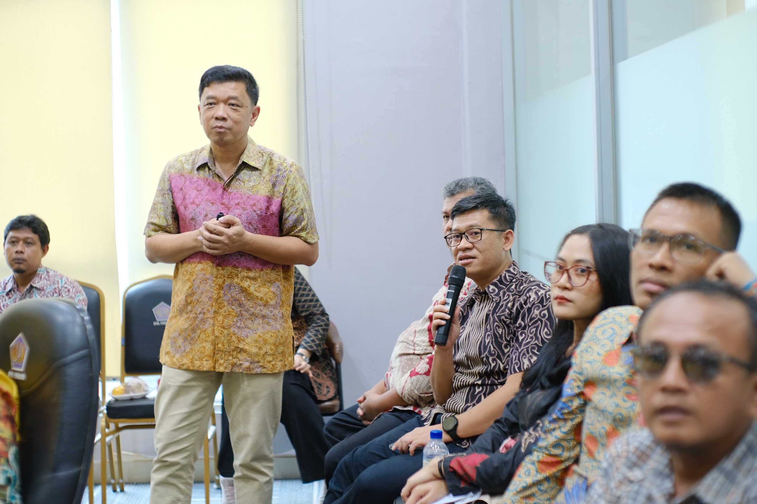 Mendorong Pelayanan Yang Lebih Baik, KPKNL Purwakarta dan BCA Selenggarakan Pelatihan Service Excellent