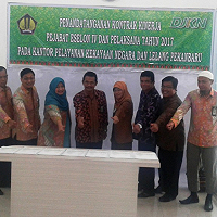 Penandatanganan Kontrak Kinerja 2017 KPKNL Pekanbaru