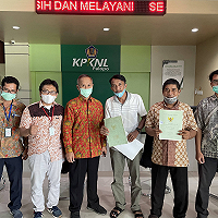 Ikuti Crash Program, Tiga Debitur Terima Kembali Jaminan Utangnya