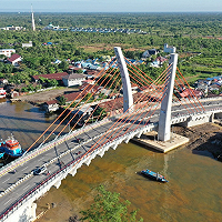 Perkuat Konektivitas Antar Wilayah, Presiden Jokowi Resmikan Jembatan Sei Alalak