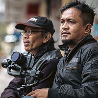 Fotografi : A Man Behind The Gun