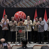 Wapres Ma’ruf Amin Resmikan Pencatatan EBA Syariah Pertama di Indonesia