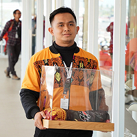 PERTAMA DI MOTOGP...  LELANG PRODUK BERTANDA TANGAN ASLI PEMBALAP DUNIA !