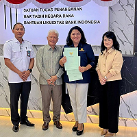 Sinergi Dengan Notaris Dalam Penelusuran Aset Negara, Satgas BLBI Terima Sertifikat Tanah Aset Properti Eks BPPN Atas Nama PT. Kharisma Bank