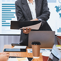 Mengakselerasi Efektivitas BUMN: Pelajaran Praktik Baik Global untuk Konteks Indonesia